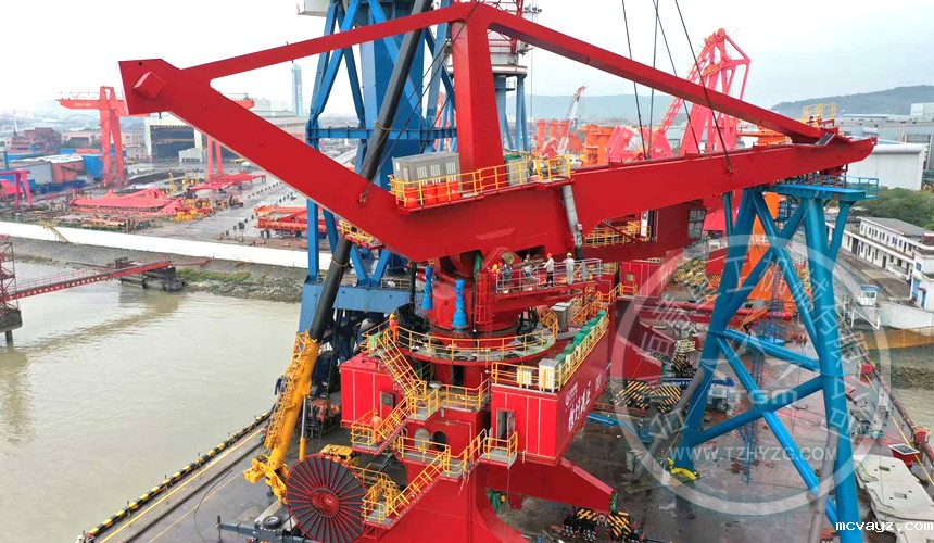 徐圩港投集团1500t/h螺旋卸船机即将整装发运