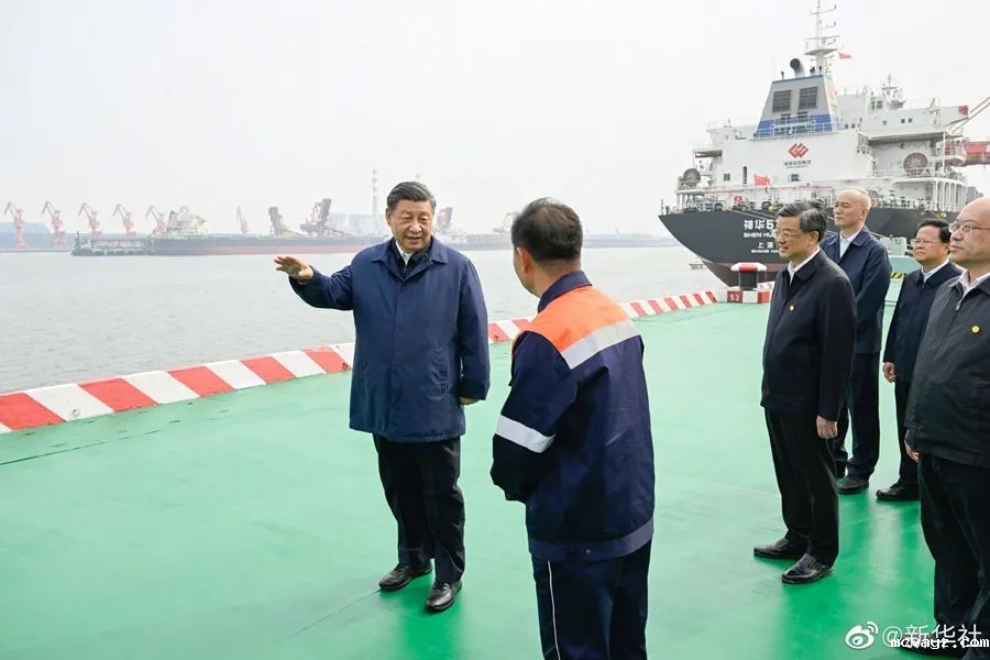 习近平总书记考察黄骅港煤炭港区(图2) 2.jpg